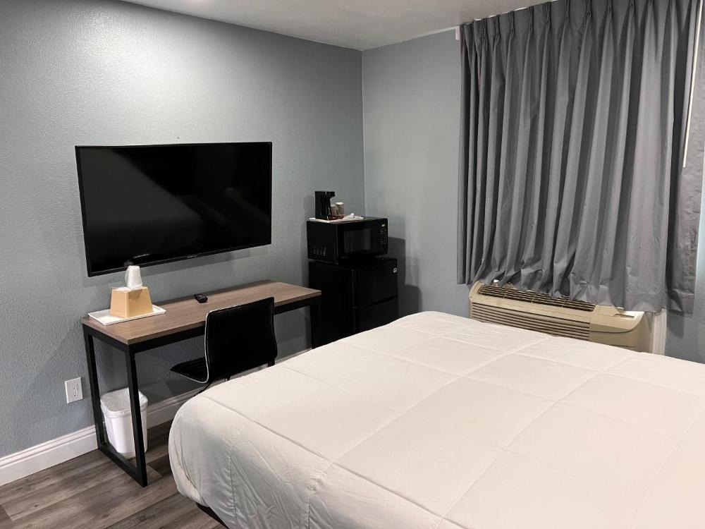 Surf City Inn & Suites